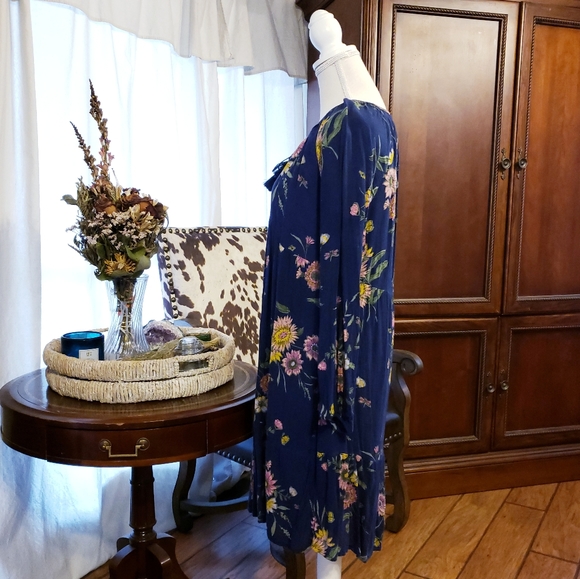 🧿 Floral Peasant Midi Dress - Picture 2 of 7